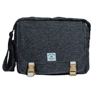 Discover our stylish and durable hemp messenger bag, designed to carry your laptop safely. Made from eco-friendly materials.